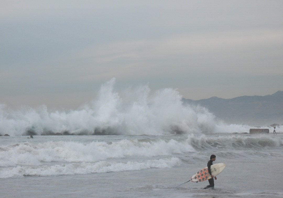 big surf at Venice Beach