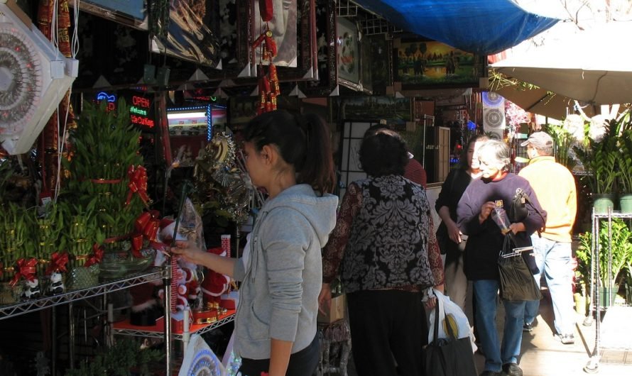 Celebrate Christmas in Chinatown–it’s an old Los Angeles tradition!