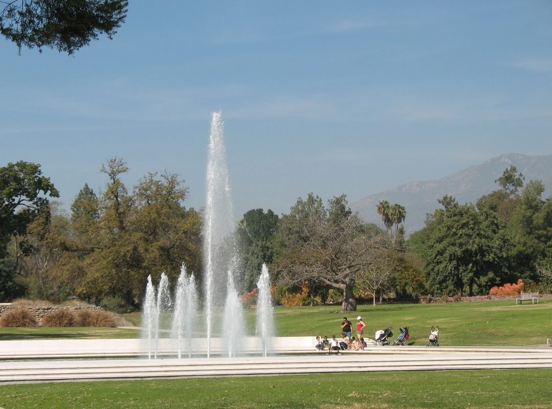 Mothers and children at A Arboretum
