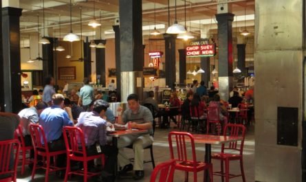 people eationg l;unch Grand Central Market LA