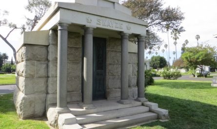 Swayze toom Hollywood Forever Cemetery