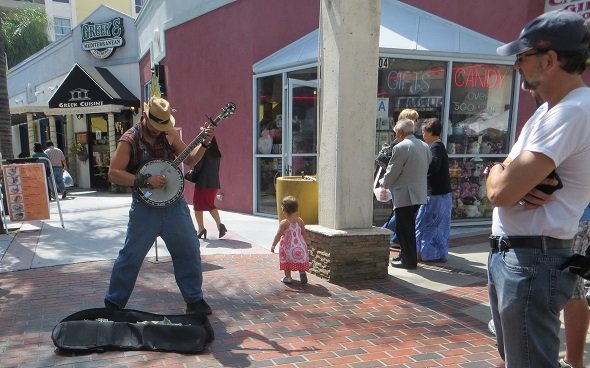 Banjo player Burbank Art Fair 2015