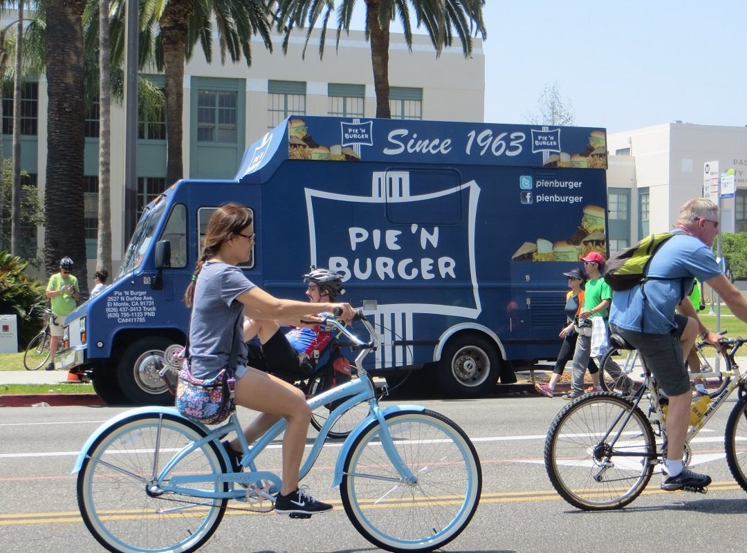 Pasadena Pie n burger food truck