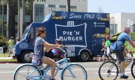 Pasadena Pie n burger food truck