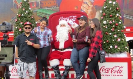Santa at Nokia skating rin k