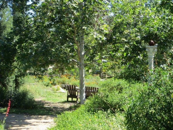 A secret garden tucked away in Pasadena is filled with quiet places