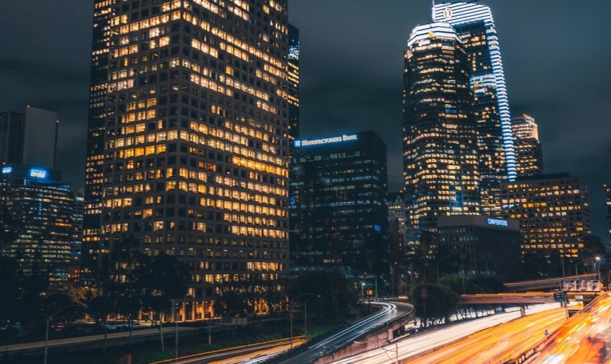 Time-lapse Los Angeles and a sculpture on a street corner