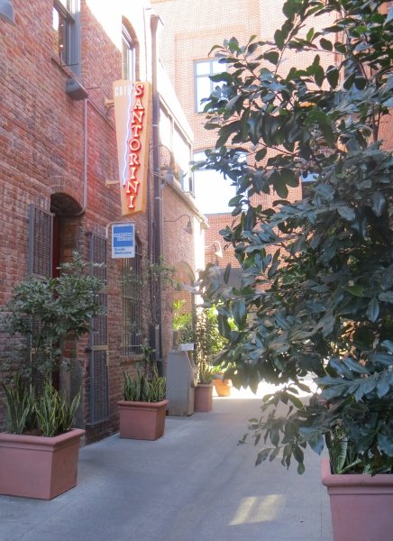 alley in Old Town Pasadena