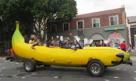 banana car at Doo dah parade