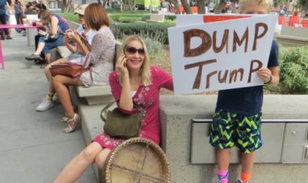 Dump Trump poster 2016