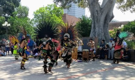 Native American dancers Olvera plaza