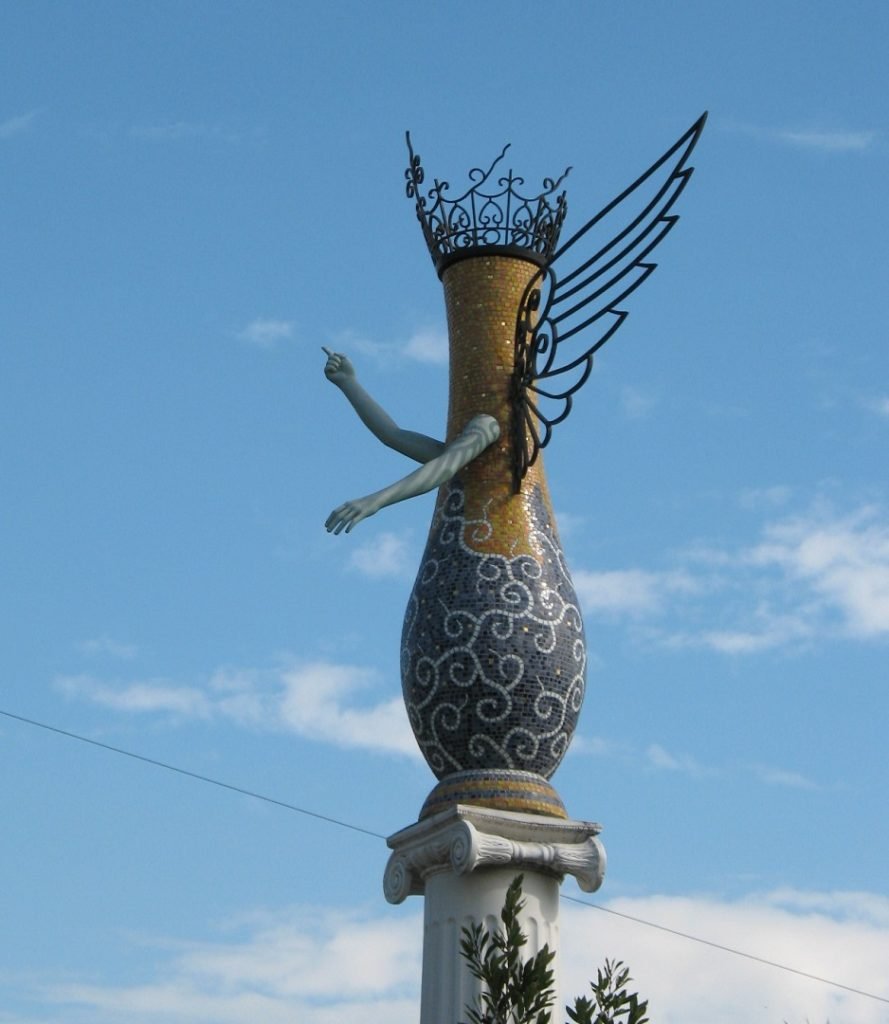 angel at Southwest Museum Gold Line station