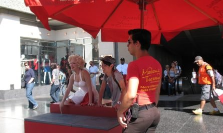 Marilyn Monroe statue in Hollywood